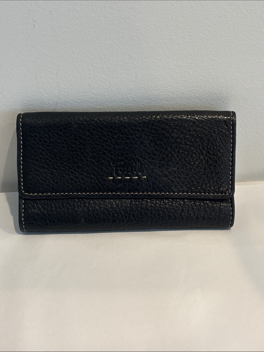 Vintage Fossil Black Pebble Leather tri fold wallet outer zip pocket black
